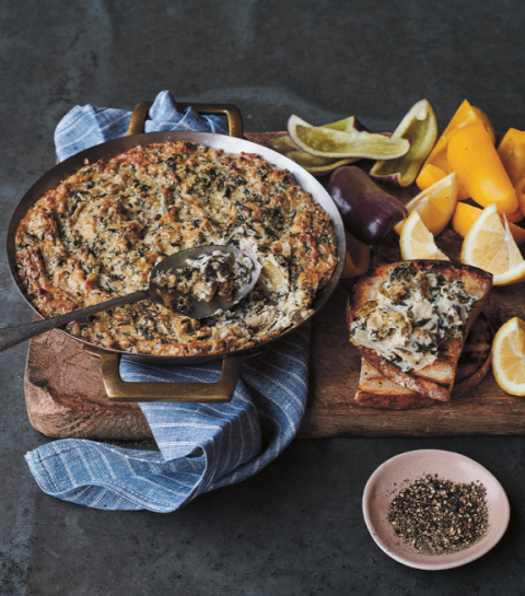 Recept: de romige artisjokdip van Pamela Anderson
